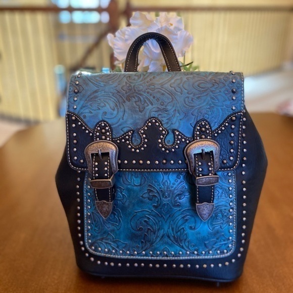 Montana west buckle collection backpack - Picture 4 of 8